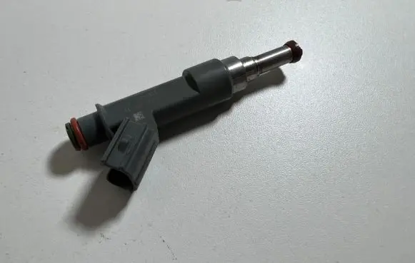 Toyota C-HR I Fuel injector 232500T110