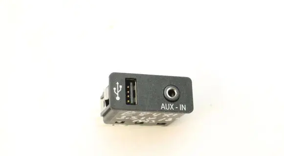 BMW X1 E84 USB socket connector 9241331