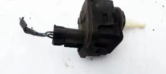 Volvo S40, V40 Headlight level adjustment motor 00728232