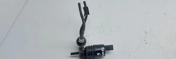 Volkswagen Touran II Windscreen/windshield washer pump 1K6959651