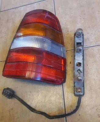 Mercedes-Benz E W124 Rear/tail lights 7R0253592 Ulo3831017 53392r6