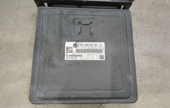 Skoda Fabia Mk2 (5J) Engine control unit/module 03L906023NH 5WP42930AA 03L906023LK