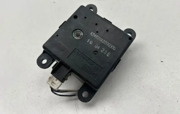 Nissan Qashqai Air flap motor/actuator A24820A3200000 100423E