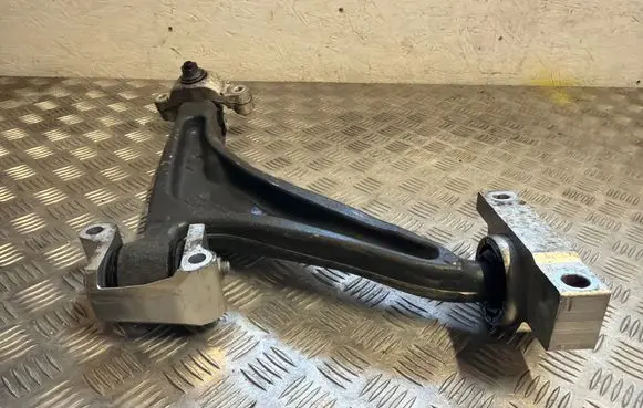 Volvo XC90 Front lower control arm/wishbone 31360700