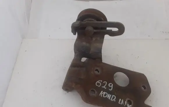 Ford Ranger A/C compressor mount bracket 4429326 1433628