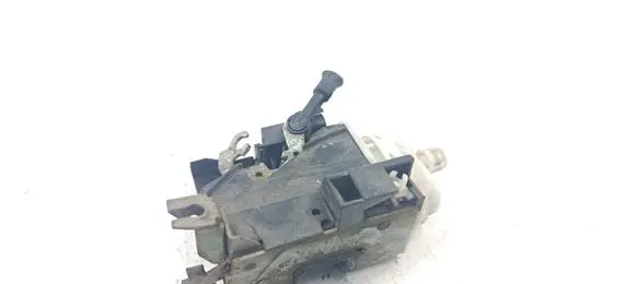 Audi A4 S4 B5 8D Front door lock 8D1837016E