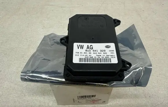 Skoda Superb B6 (3T) LED ballast control module 8U0941329 8U0.941.329