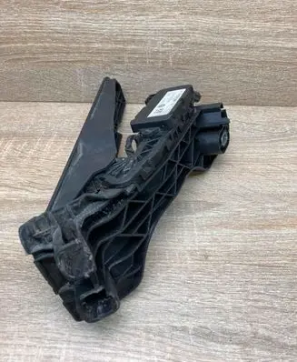 Volkswagen PASSAT B6 Accelerator throttle pedal 1K1721503L 6PV008600