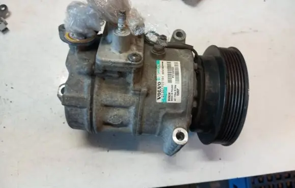 Volvo S60 Air conditioning (A/C) compressor (pump) 31332533 77031B4