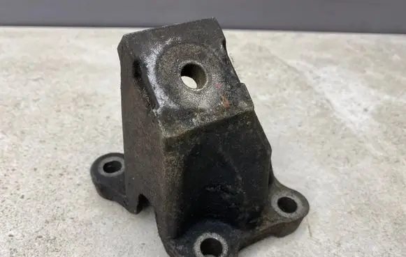 Audi A6 S6 C6 4F Engine mounting bracket 4F0199307AA