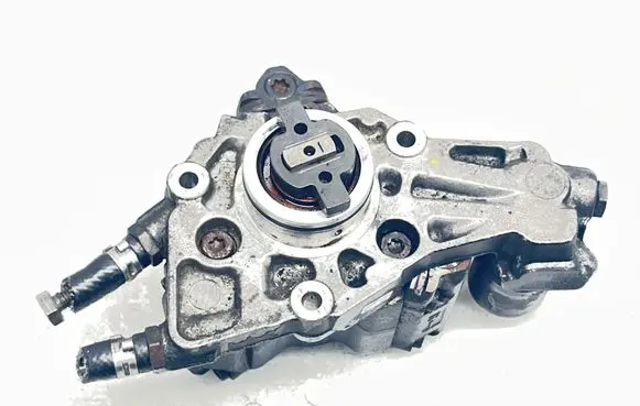 Mercedes-Benz C W204 Fuel injection high pressure pump A6460700201