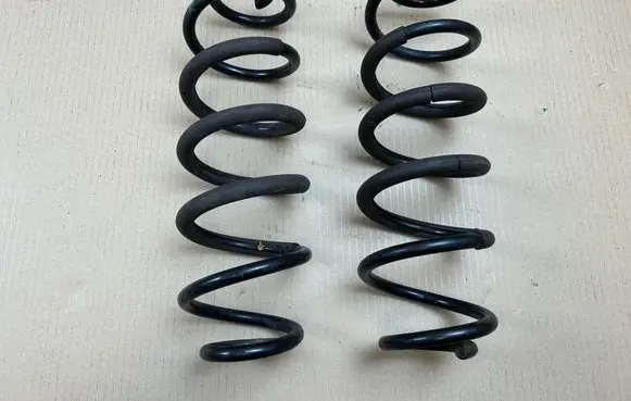 Toyota C-HR I Rear coil spring
