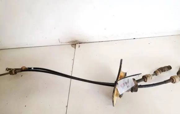 Gear shift cable linkage
