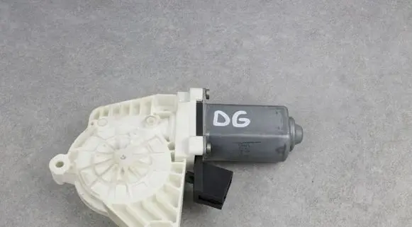 Mercedes-Benz A W169 Rear door window regulator motor A1698202042 1698202042