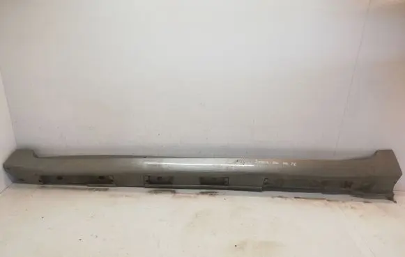 Toyota Avensis T270 Sill 7586005010 7586005020