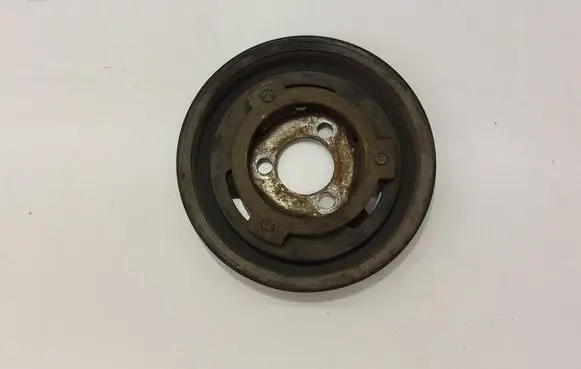 Volkswagen PASSAT B3 Water pump pulley 037121033