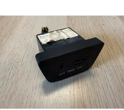 Hyundai i30 USB socket connector 84760A6950RY