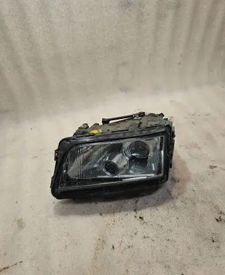 Audi A8 S8 D2 4D Headlight/headlamp