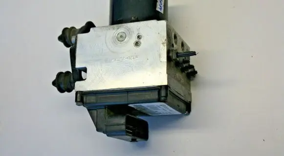 Volkswagen PASSAT B6 ABS Pump 3C0614109N