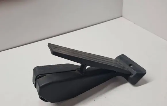 BMW 1 E81 E87 Accelerator throttle pedal 6793742 6PV00937920
