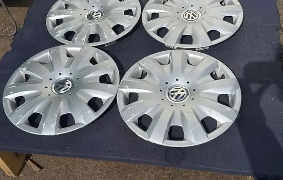 Volkswagen Touran I R15 wheel hub/cap/trim 1T0601147D