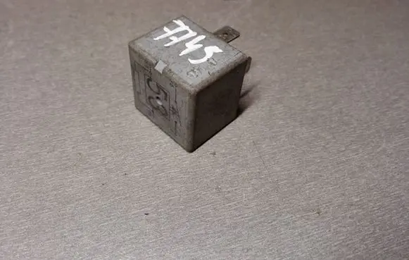 Audi A4 S4 B5 8D Other relay 141951253B 20240072