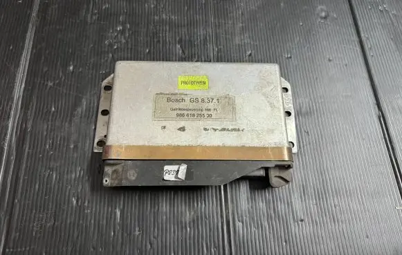 Porsche Boxster 986 Engine control unit/module 98661825500 GS8371