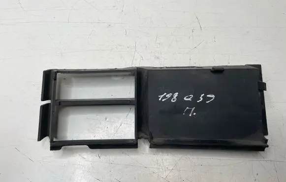 BMW 5 E39 Front bumper lower grill 8235640