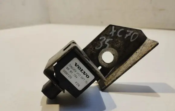 Volvo XC70 Airbag deployment crash/impact sensor 8691734