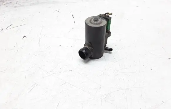 Subaru Legacy Windscreen/windshield washer pump