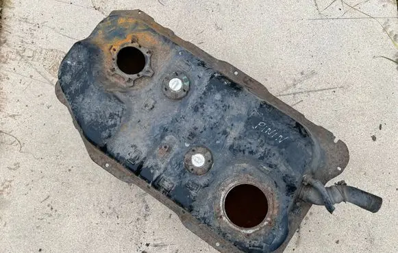 Mitsubishi Pajero Pinin Fuel tank 