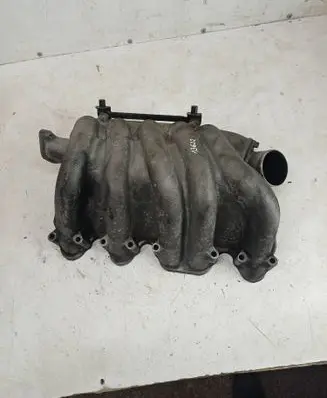 Audi A6 S6 C4 4A Intake manifold 046129713H