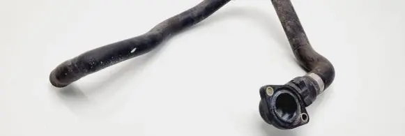 Volkswagen PASSAT B5 Engine coolant pipe/hose 8D0819371AN