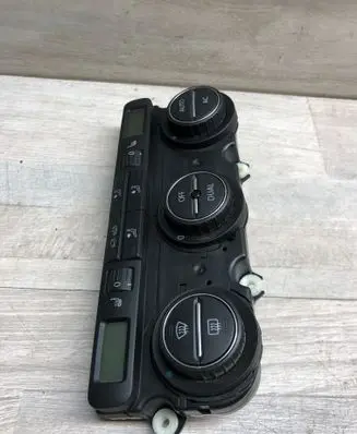 Volkswagen PASSAT B6 Climate control unit