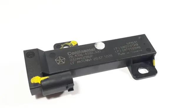Jeep Compass Aerial antenna amplifier 68051315AB 032AA0286P 04749301AB