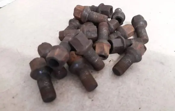 Skoda Octavia Mk2 (1Z) Nuts/bolts 