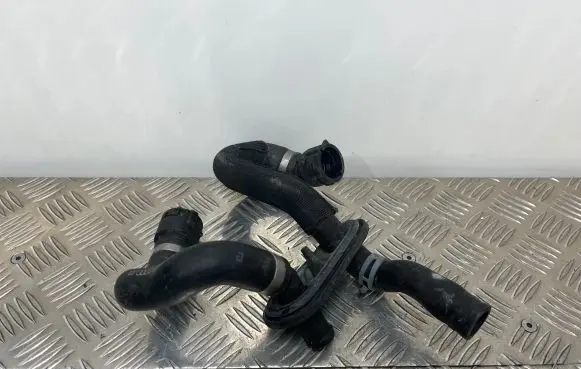 Audi A8 S8 D4 4H Engine coolant pipe/hose 4H1819372M 4H0819334J