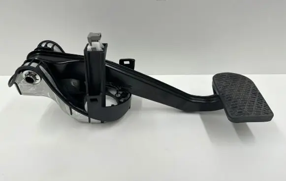 Mercedes-Benz C W204 Brake pedal A2042902201 1506220562 PP204290039