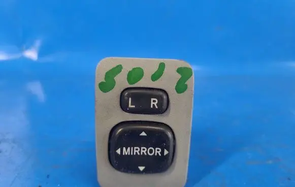 Toyota Camry Wing mirror control module 8487006070B1