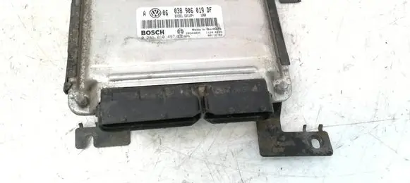 Volkswagen Bora Engine control unit/module 038906019DF 28SA4835 0281010497