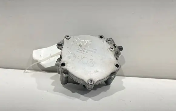 Audi A5 8T 8F Vacuum pump 06J145100C 021205100