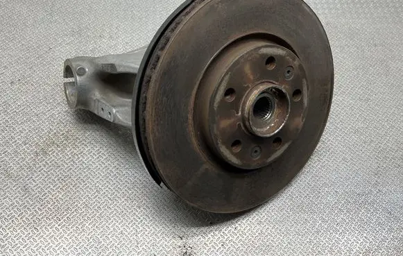 Nissan Qashqai J12 Front wheel hub