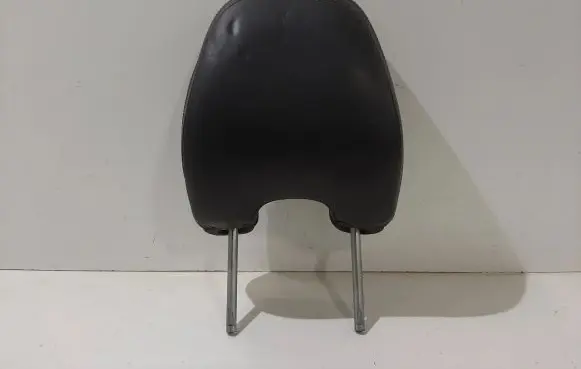 Volvo V60 Front seat headrest 