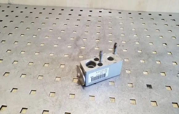 Air conditioning (A/C) expansion valve