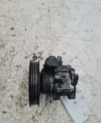 Audi A4 S4 B5 8D Power steering pump