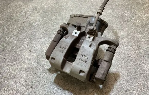 Tesla Model 3 Rear brake caliper A1303 0480 33520
