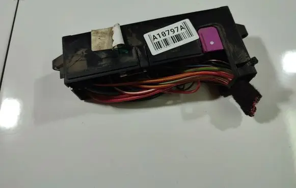 Volkswagen Touran I Fuse box set