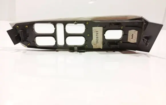 Mercedes-Benz S W220 Front door window switch trim 5026763