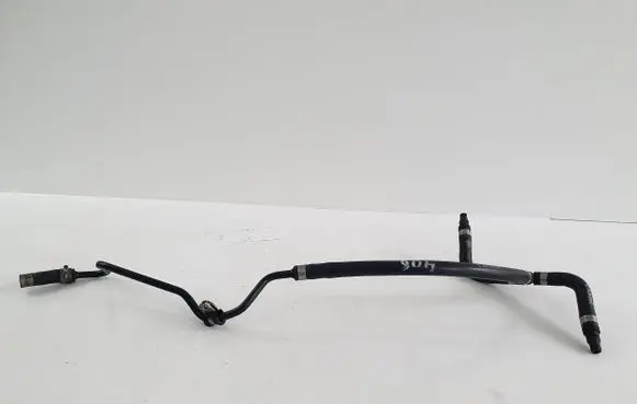 Mercedes-Benz E W212 Engine coolant pipe/hose A2125010825