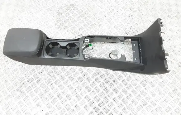 Volvo V50 Armrest 8687408